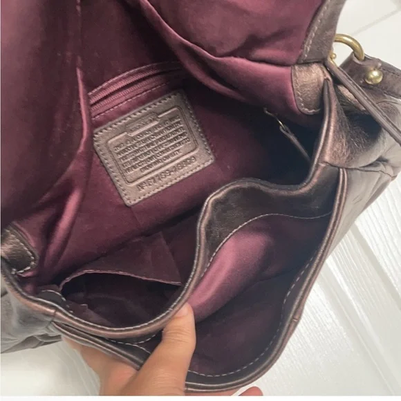 Beautiful coach with wear - Picture 4 of 7